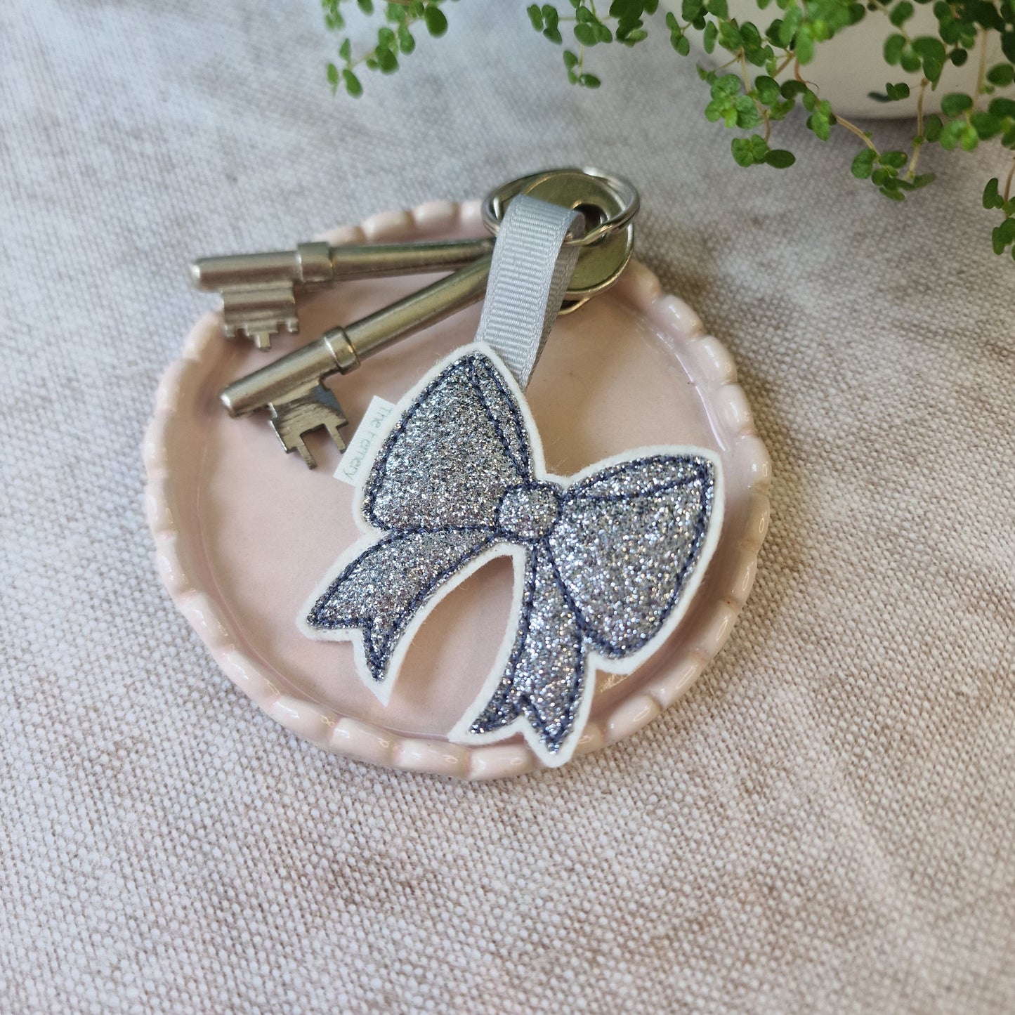 Bow Keyring - Pewter Glitter