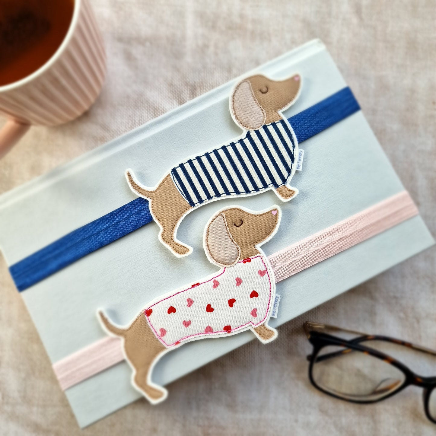 Dachshund Bookband