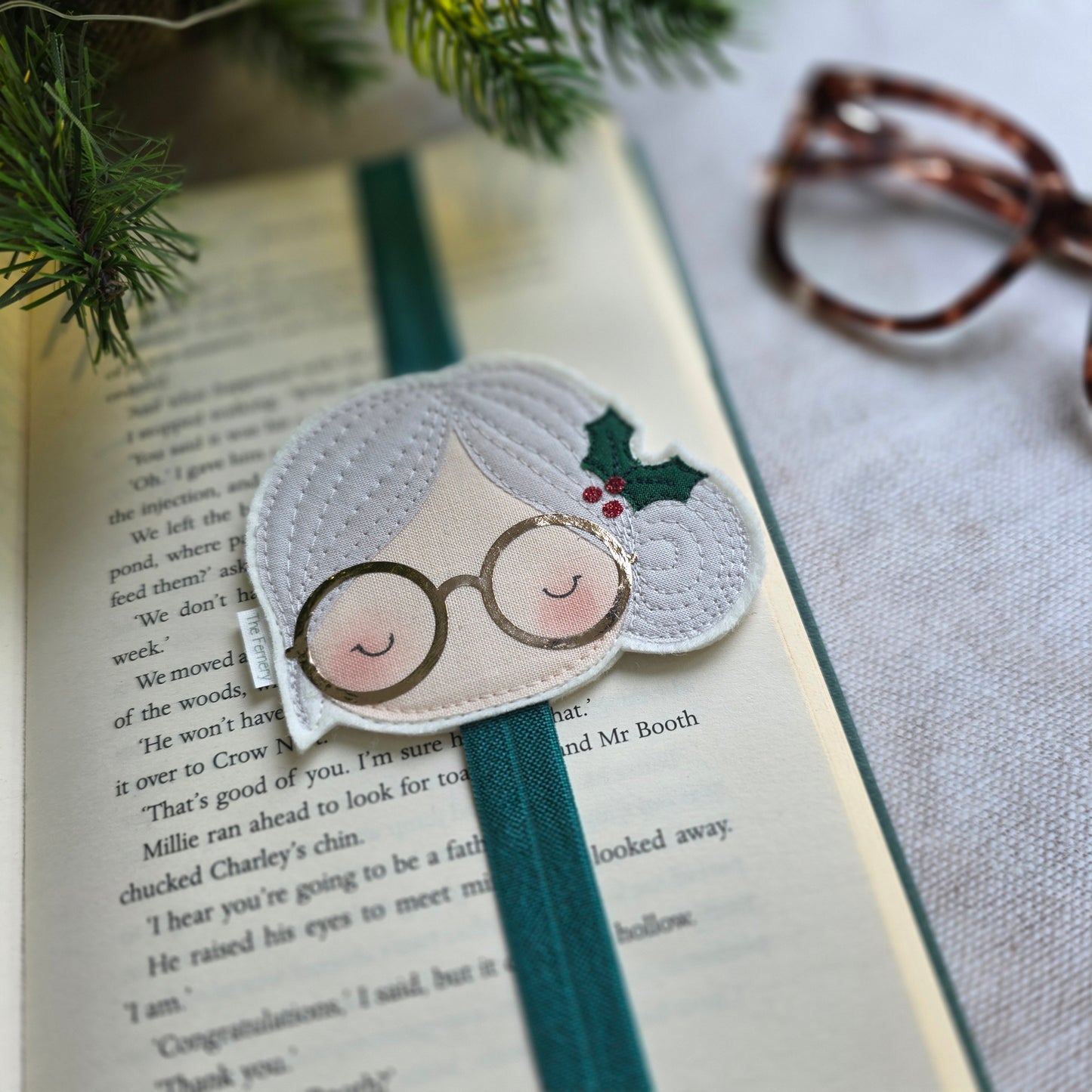 Mrs Claus Bookband - bun / green - LAST ONE!
