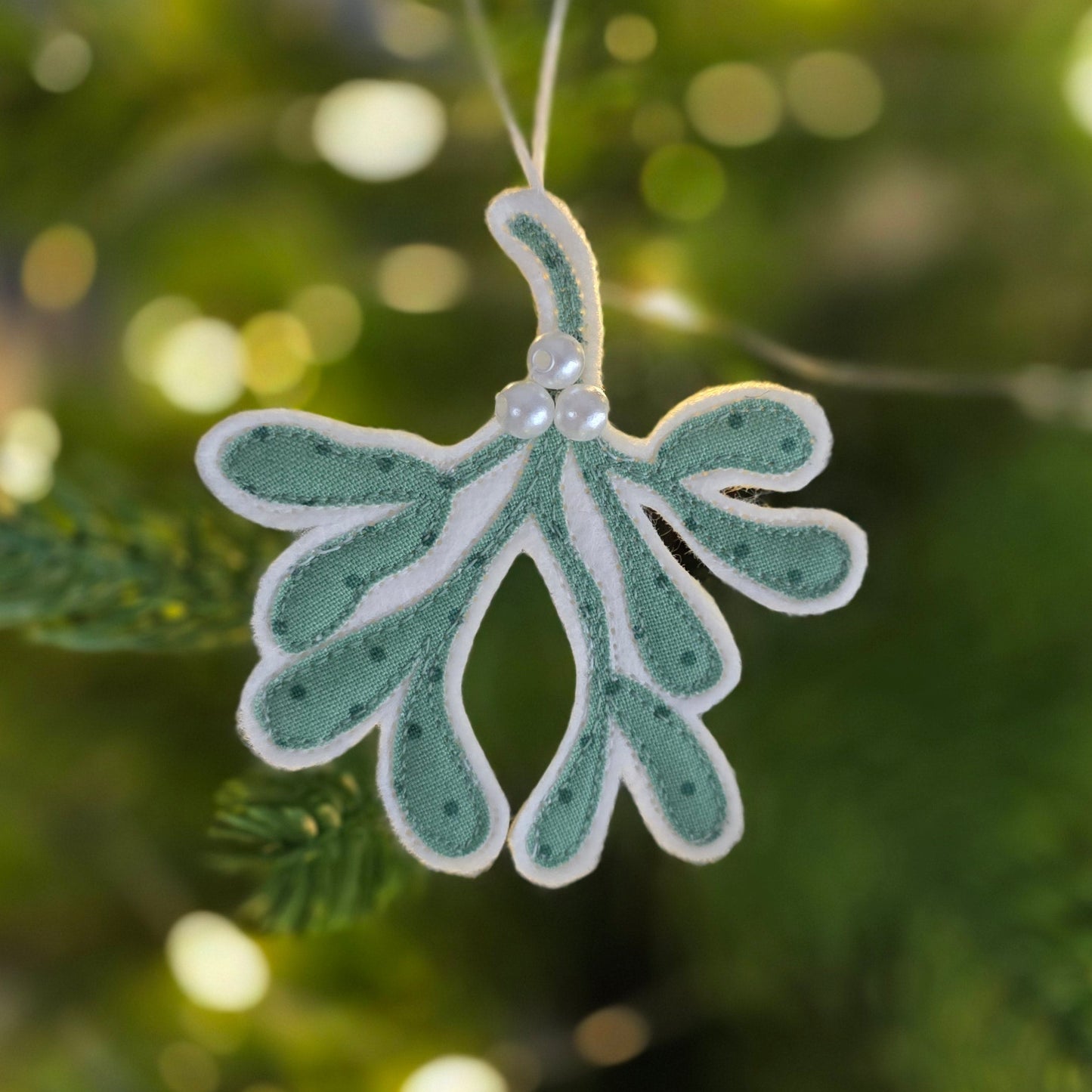 Mistletoe Kisses Decoration