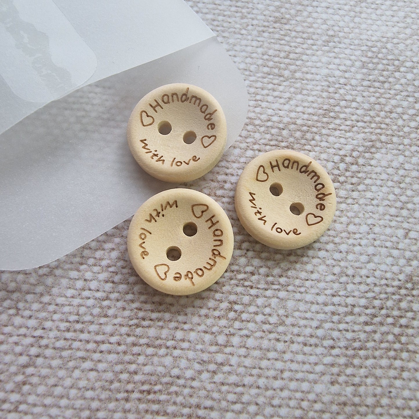 Handmade with Love buttons, 15mm