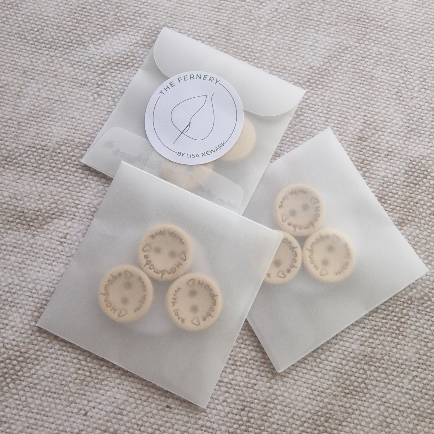 Handmade with Love buttons, 15mm