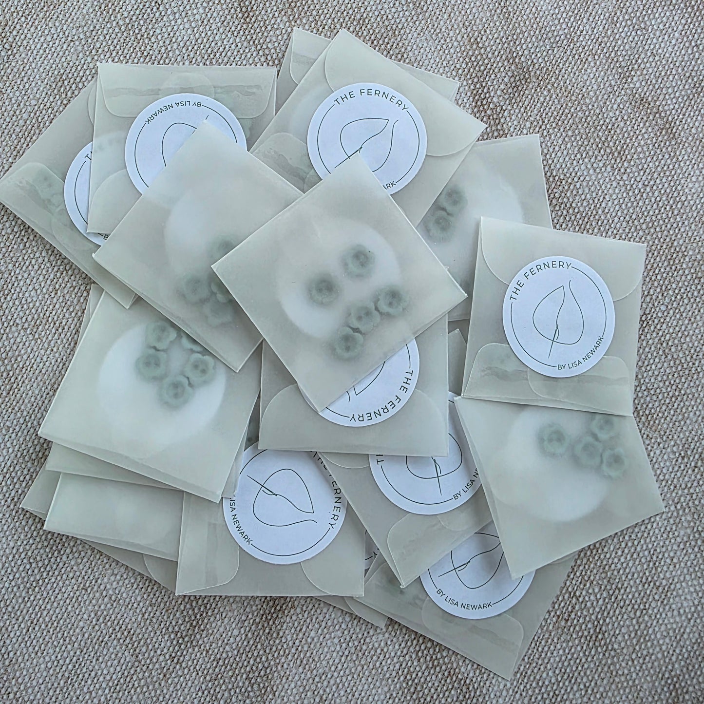 Mini flower buttons, green