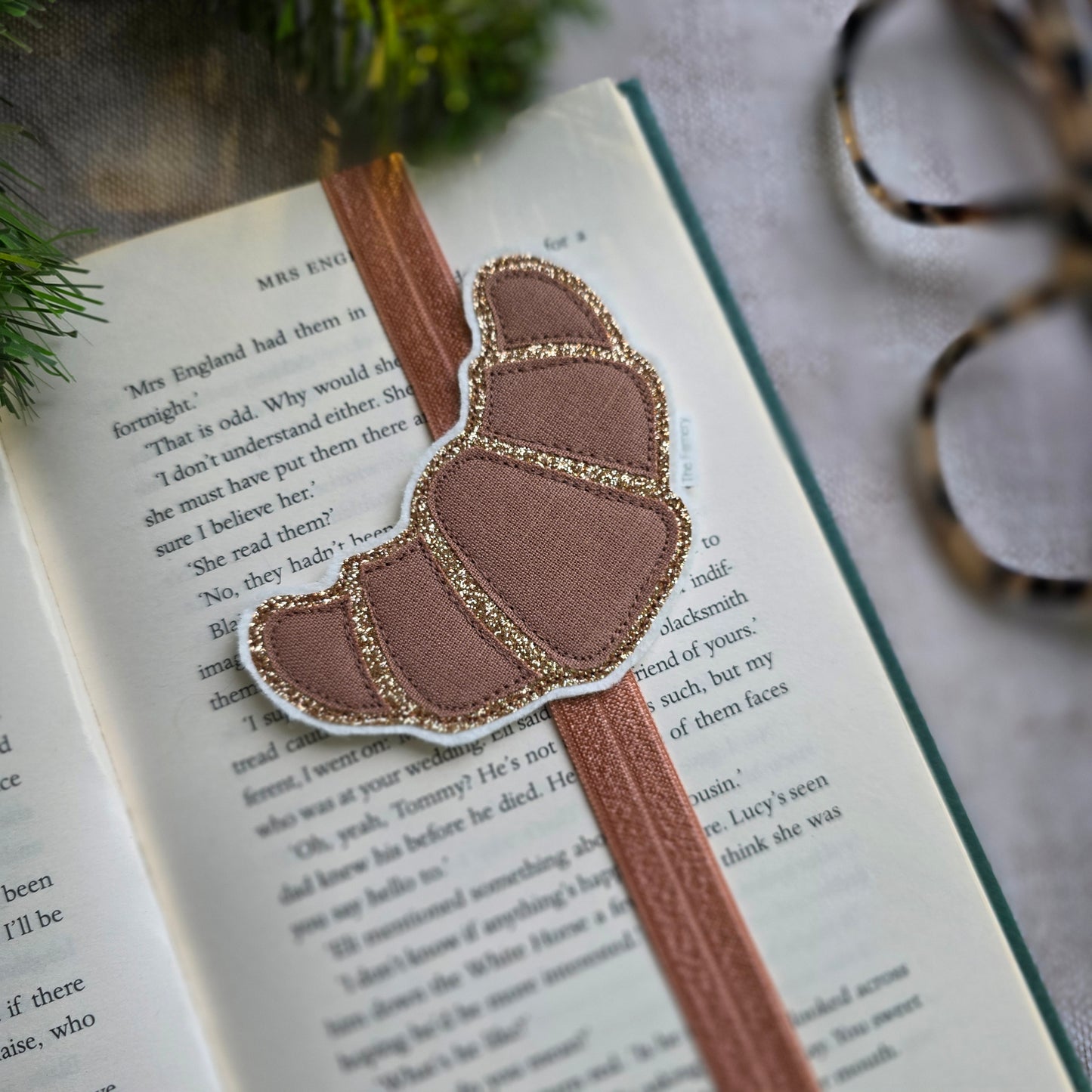 Christmas Croissant Bookband