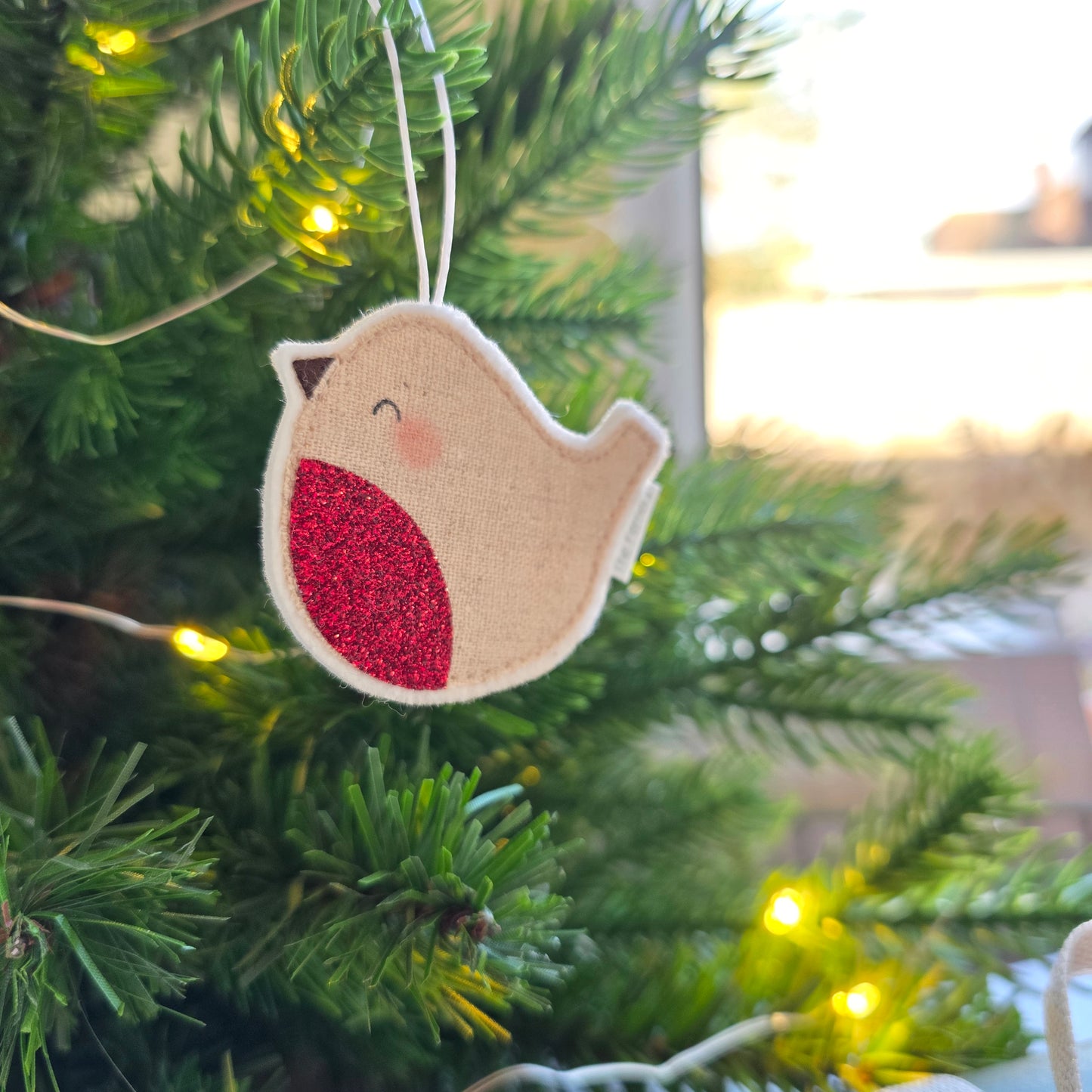 Rosy-cheeked Robin decoration