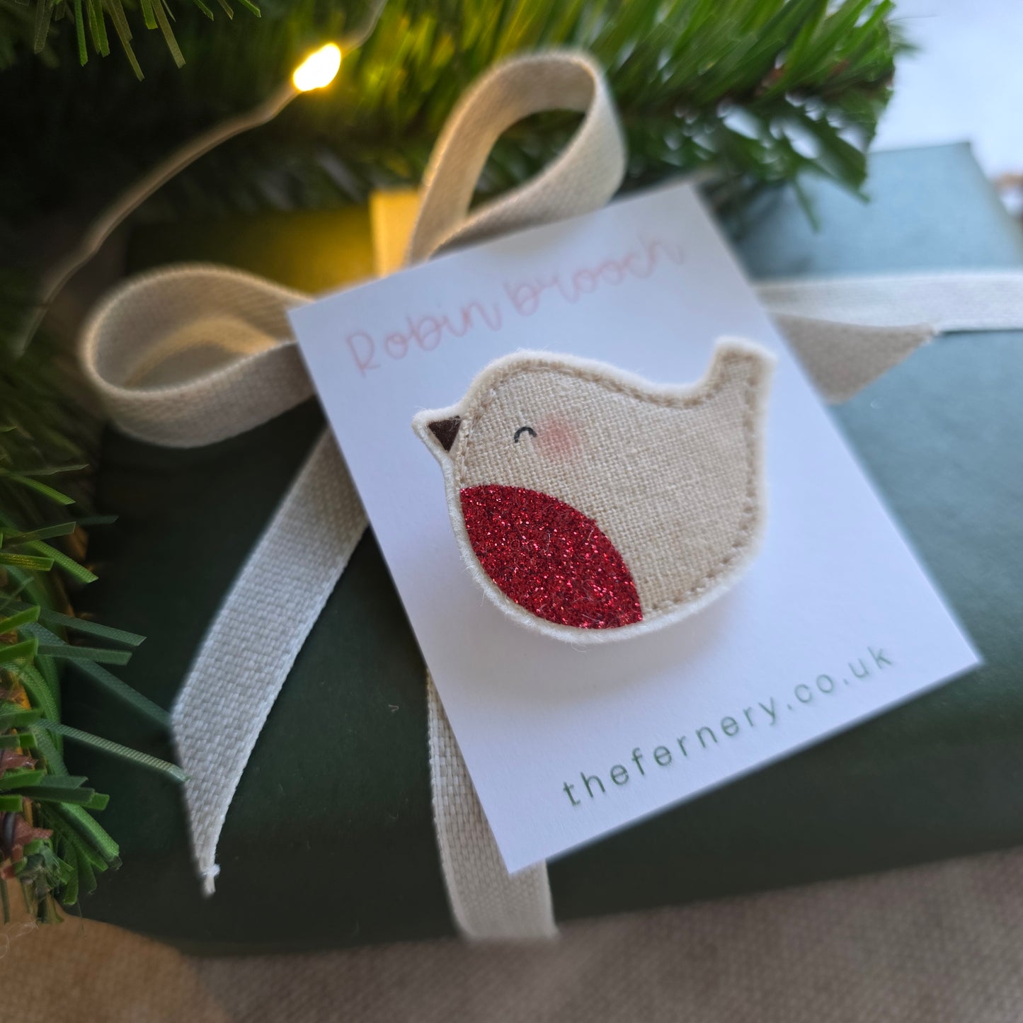 Rosy-cheeked Robin brooch