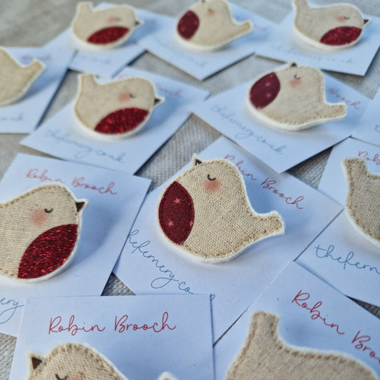 Home & Garden - Rosy-cheeked Robin Brooch