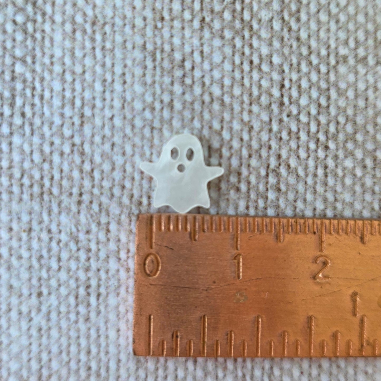Tiny ghostie buttons