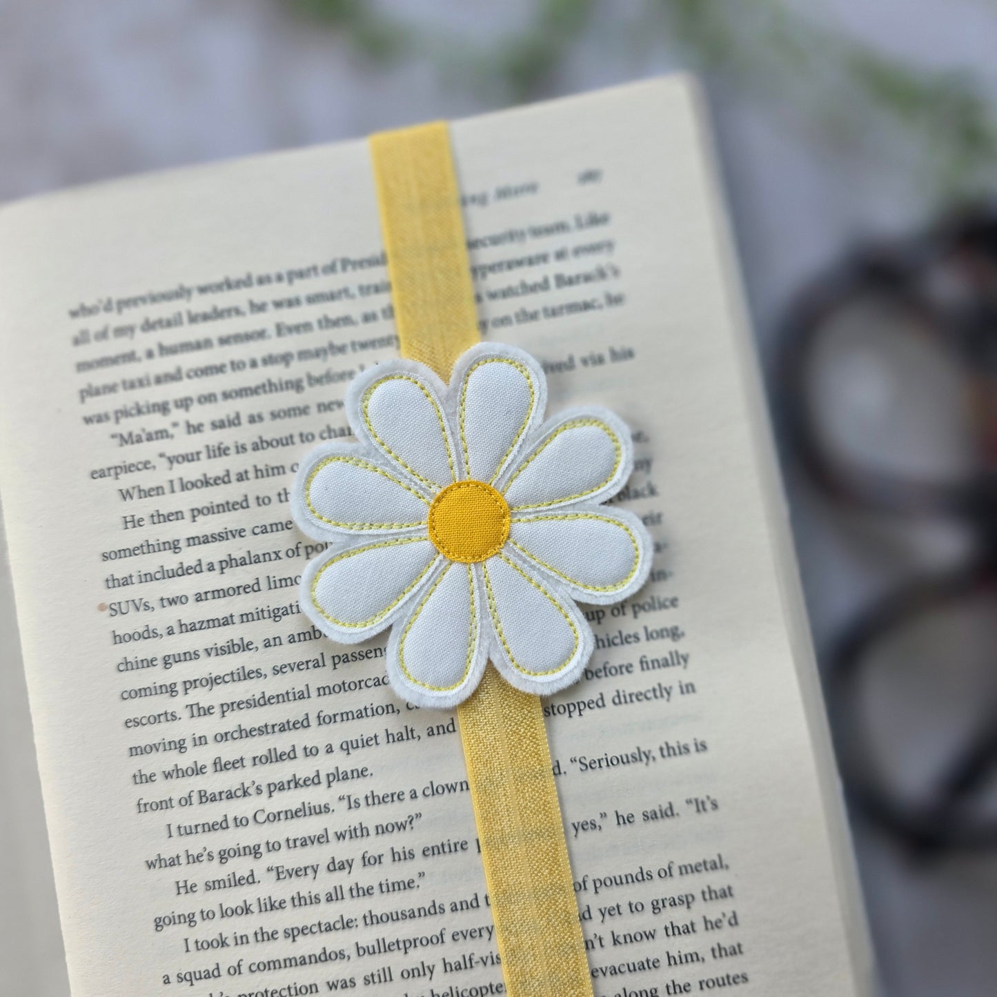 Daisy bookband - ready to post