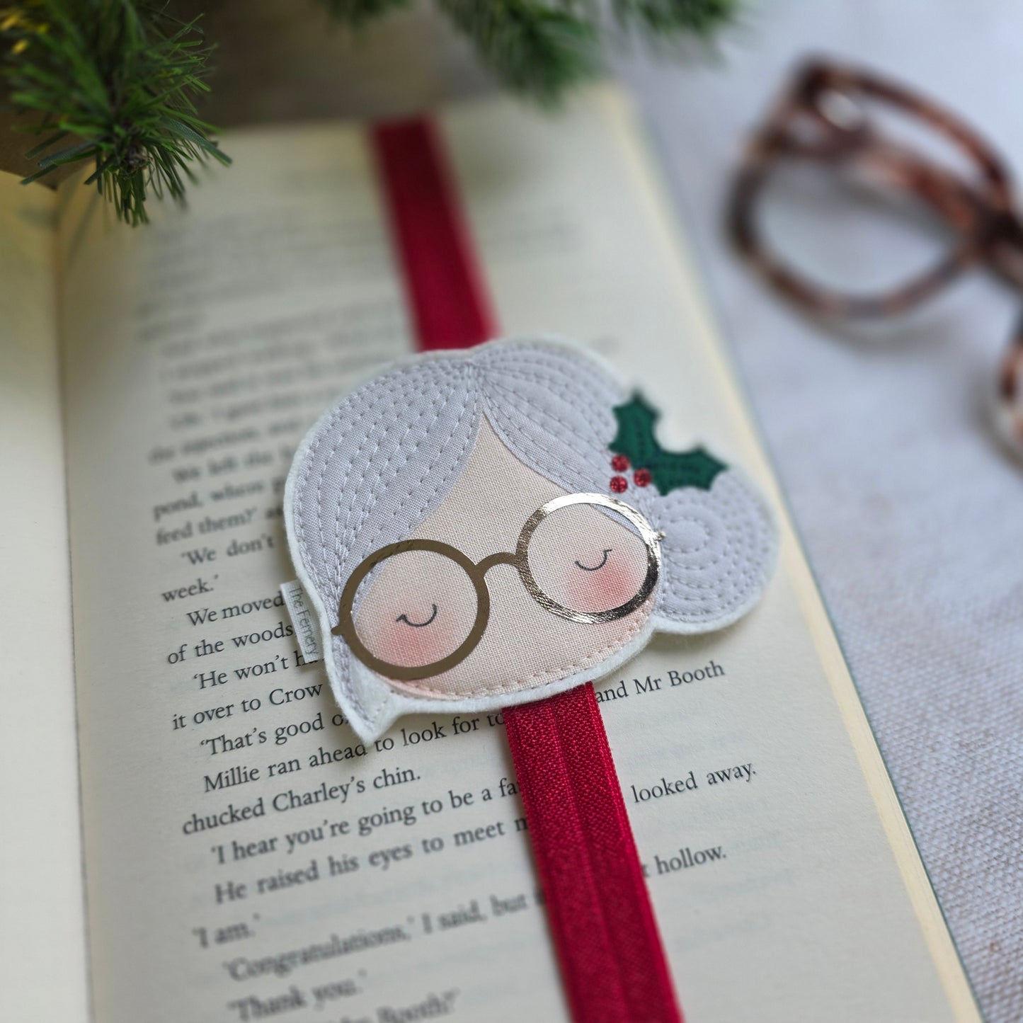 Mrs Claus Bookband - bun / red - LAST ONE!