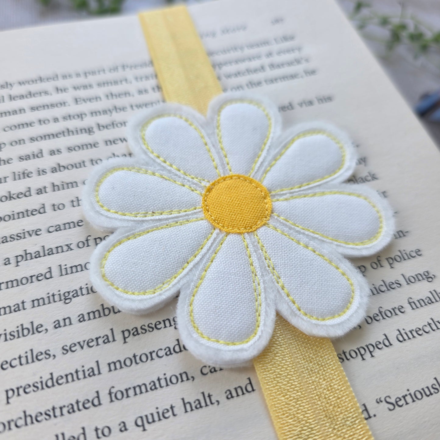 Daisy bookband - ready to post