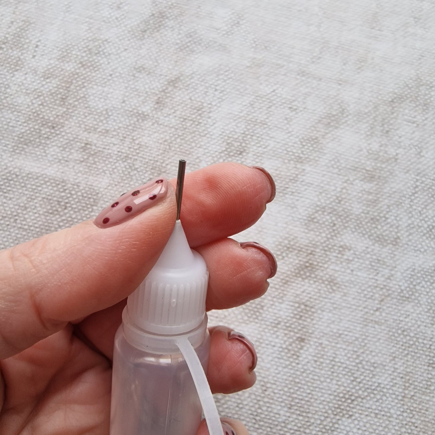 Pin-head glue bottles